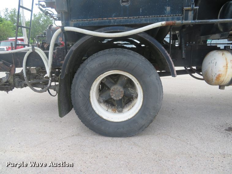 image for item DH1502 1994 Chevrolet Kodiak C6500 oil distribution truck