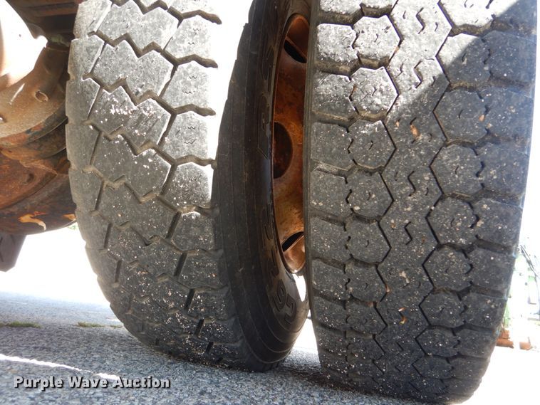 image for item DH1527 2009 GMC C8500 dump truck