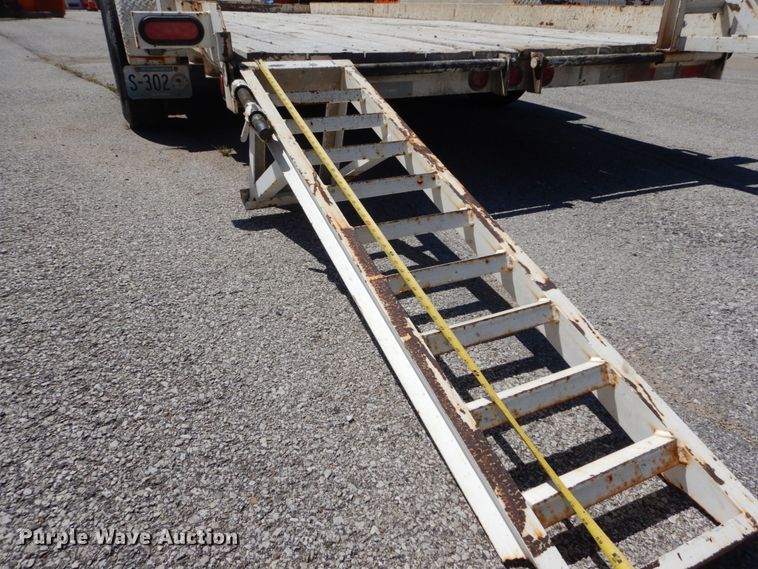 image for item DH1541 2011 Cronkhite 2616EHWSA utility trailer