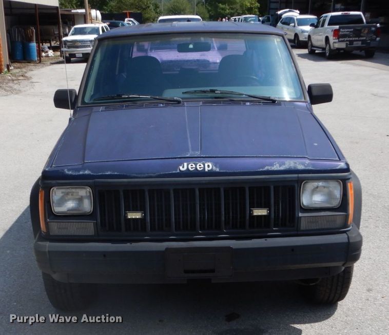 image for item DH2008 1996 Jeep Cherokee SUV
