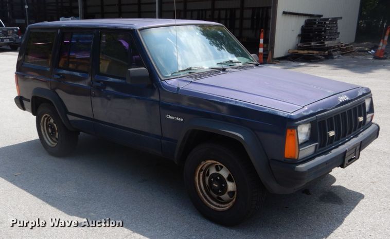 image for item DH2008 1996 Jeep Cherokee SUV