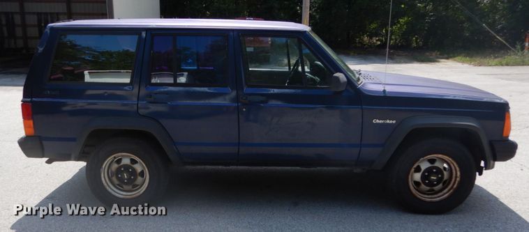image for item DH2008 1996 Jeep Cherokee SUV