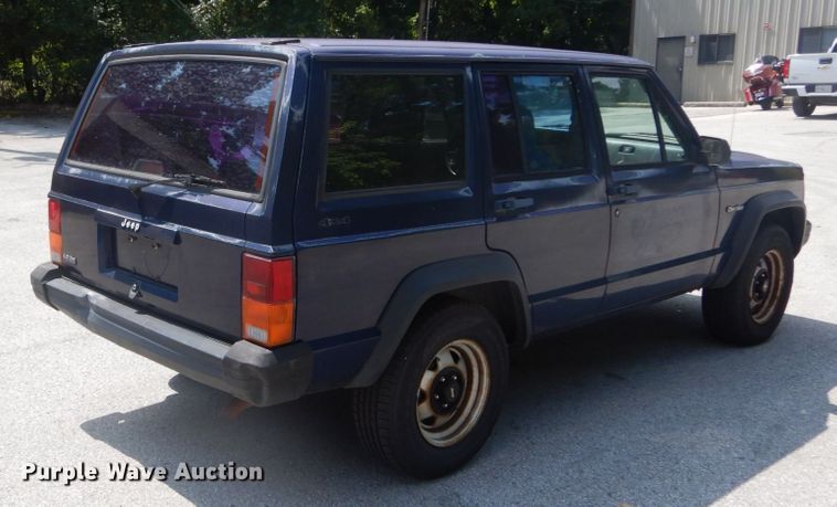 image for item DH2008 1996 Jeep Cherokee SUV