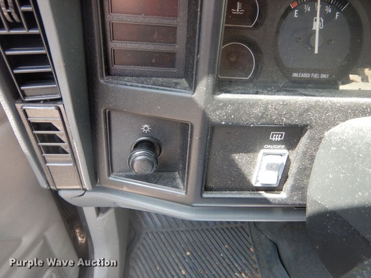 image for item DH2008 1996 Jeep Cherokee SUV