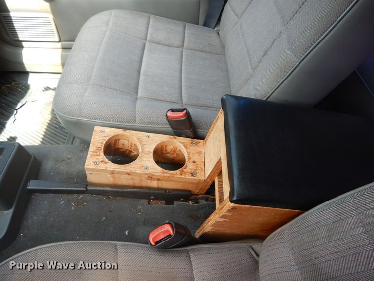 image for item DH2008 1996 Jeep Cherokee SUV