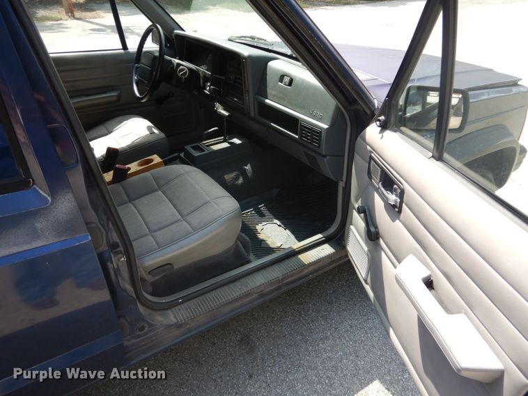 image for item DH2008 1996 Jeep Cherokee SUV