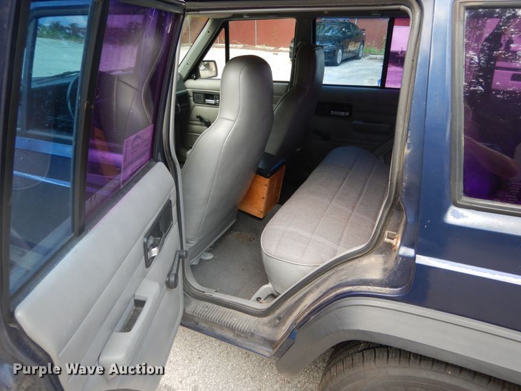 image for item DH2008 1996 Jeep Cherokee SUV