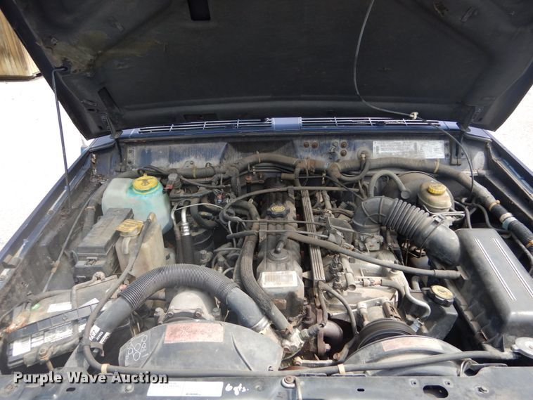 image for item DH2008 1996 Jeep Cherokee SUV