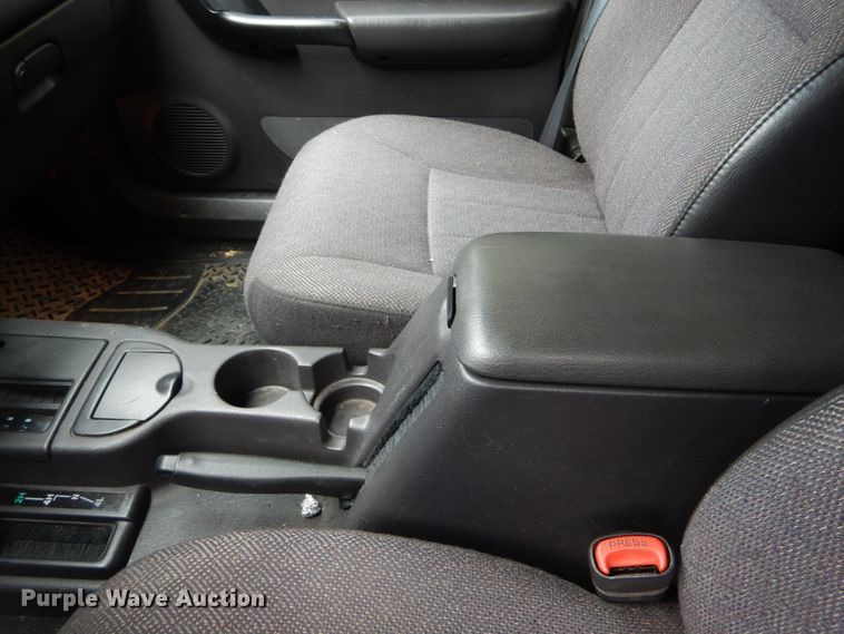 image for item DH2013 2001 Jeep Cherokee SUV