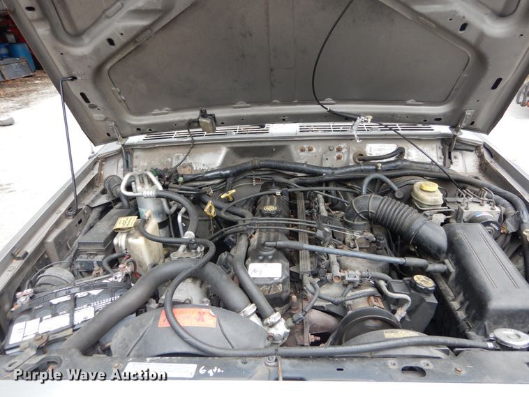 image for item DH2013 2001 Jeep Cherokee SUV