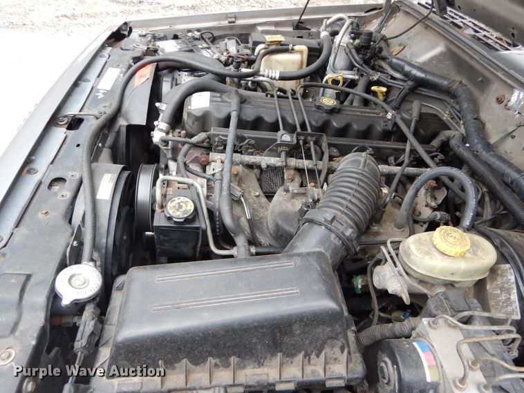 image for item DH2013 2001 Jeep Cherokee SUV