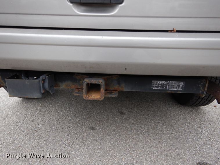 image for item DH2013 2001 Jeep Cherokee SUV