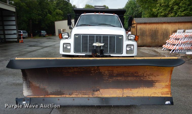 image for item DH2016 2001 Chevrolet C7500 dump truck