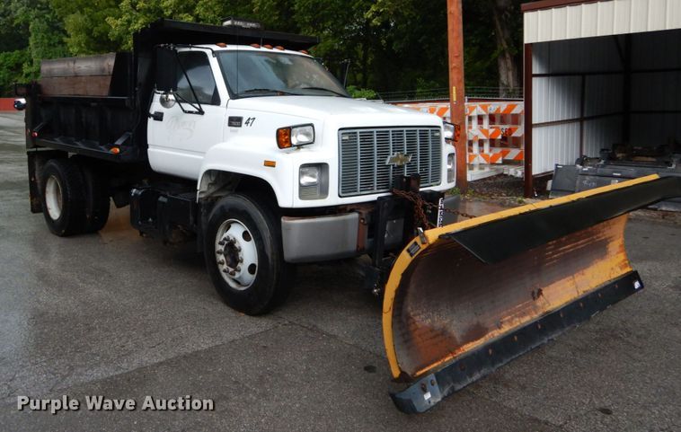 image for item DH2016 2001 Chevrolet C7500 dump truck