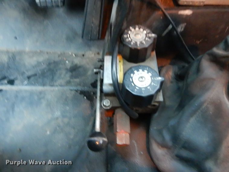 image for item DH2016 2001 Chevrolet C7500 dump truck