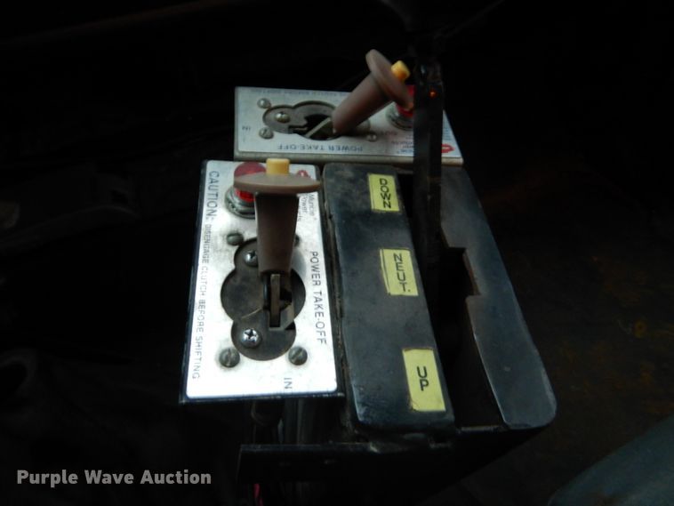 image for item DH2016 2001 Chevrolet C7500 dump truck