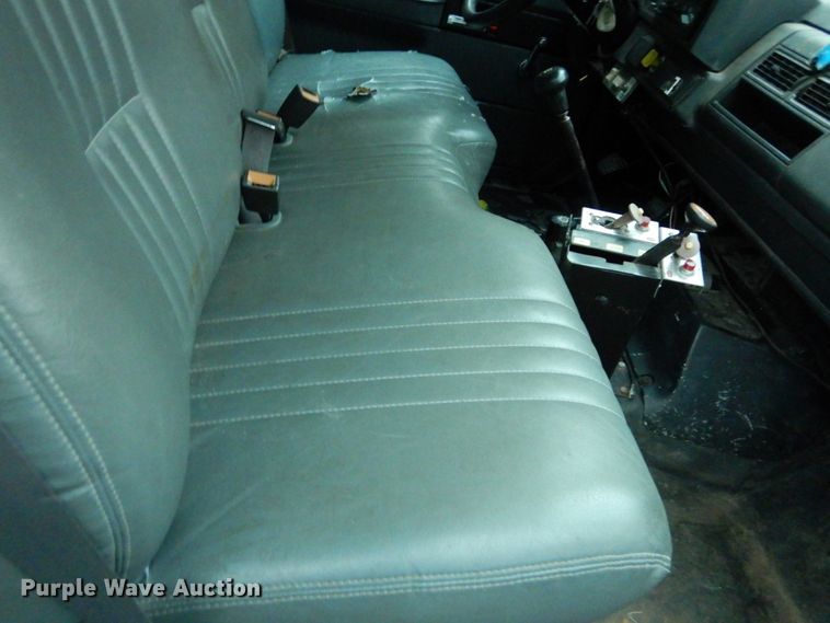 image for item DH2016 2001 Chevrolet C7500 dump truck