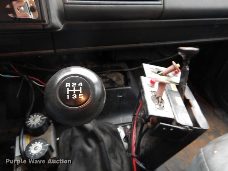 image for item DH2016 2001 Chevrolet C7500 dump truck