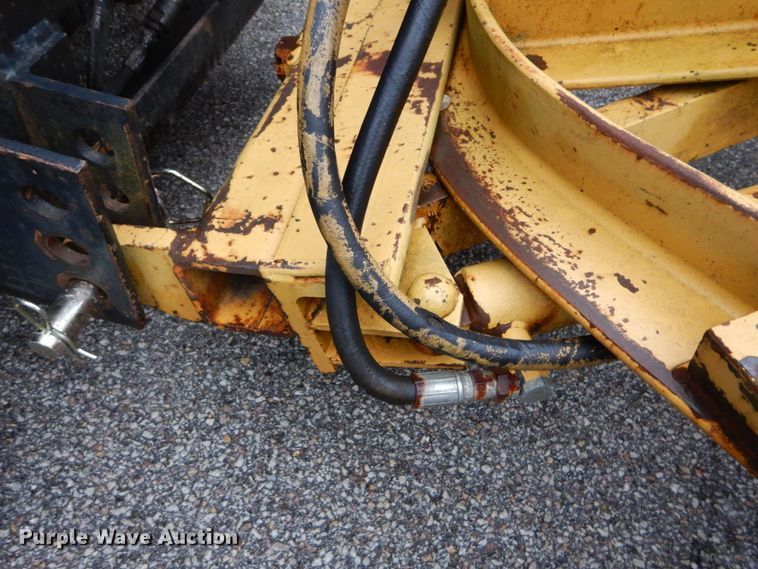 image for item DH2016 2001 Chevrolet C7500 dump truck