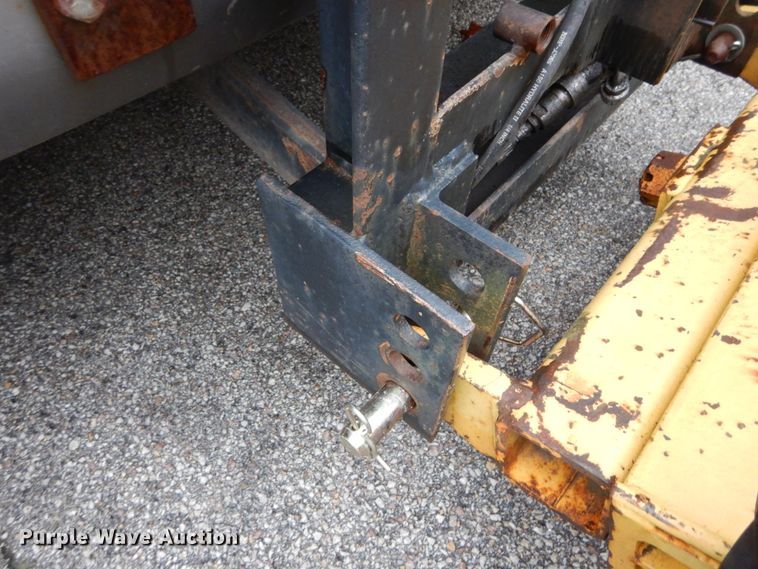 image for item DH2016 2001 Chevrolet C7500 dump truck