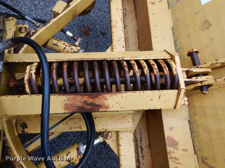 image for item DH2016 2001 Chevrolet C7500 dump truck