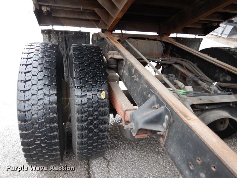 image for item DH2016 2001 Chevrolet C7500 dump truck