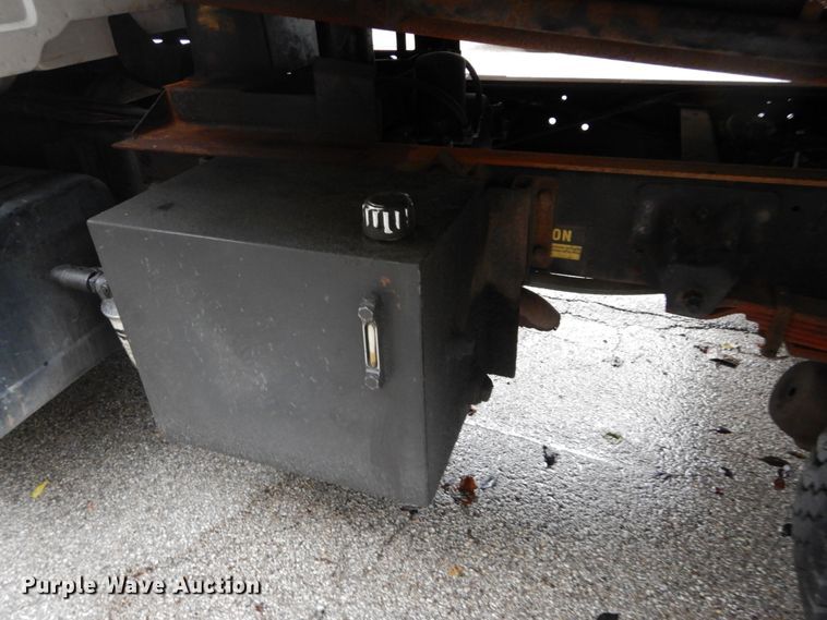 image for item DH2016 2001 Chevrolet C7500 dump truck