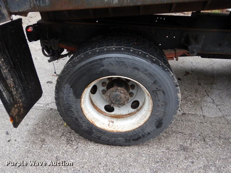 image for item DH2016 2001 Chevrolet C7500 dump truck