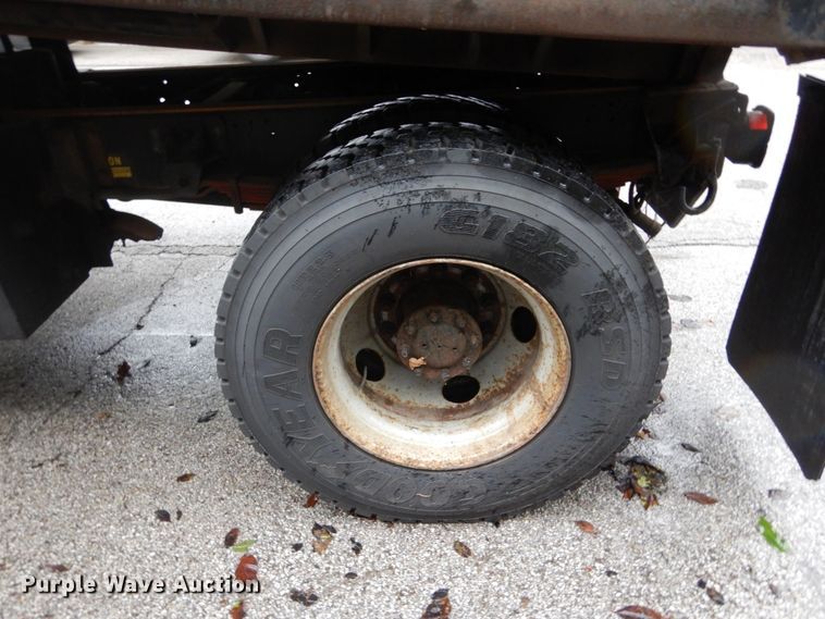 image for item DH2016 2001 Chevrolet C7500 dump truck