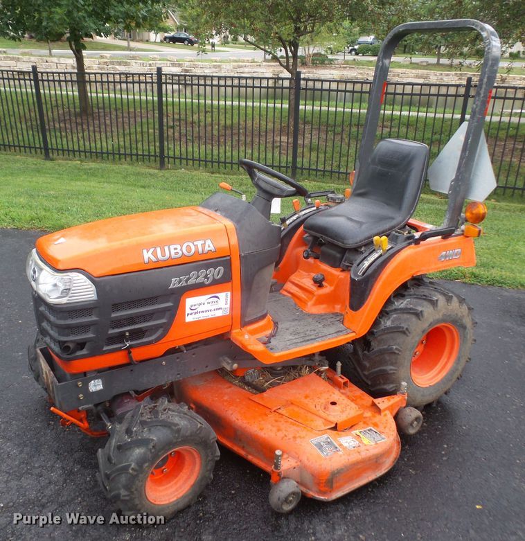 image for item DH2509 2004 Kubota BX2230D MFWD tractor