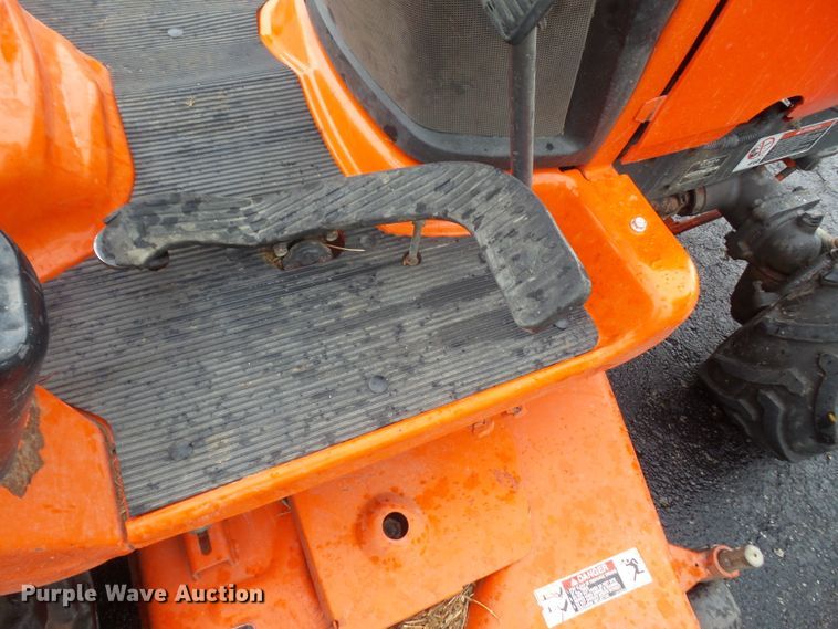 image for item DH2509 2004 Kubota BX2230D MFWD tractor