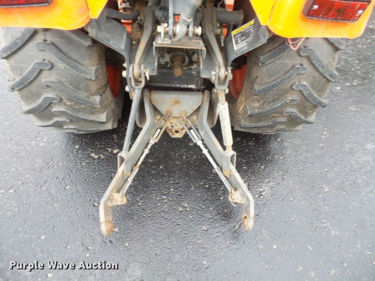 image for item DH2509 2004 Kubota BX2230D MFWD tractor