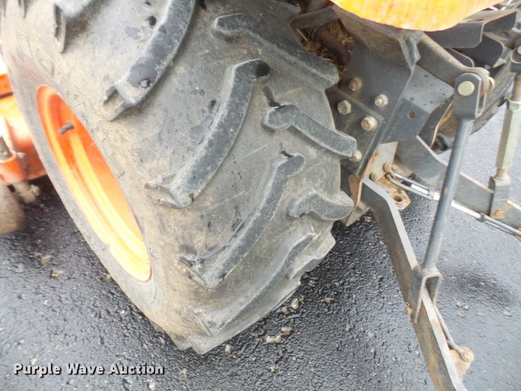 image for item DH2509 2004 Kubota BX2230D MFWD tractor