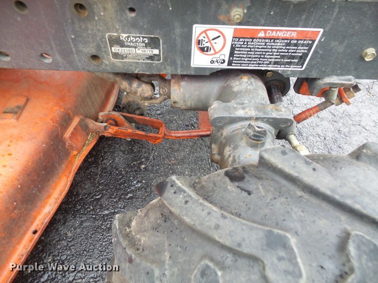 image for item DH2509 2004 Kubota BX2230D MFWD tractor