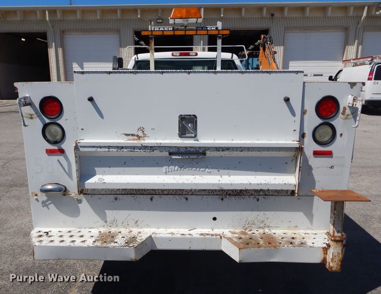 image for item DH2523 2005 Chevrolet Silverado 2500HD utility bed pickup truck