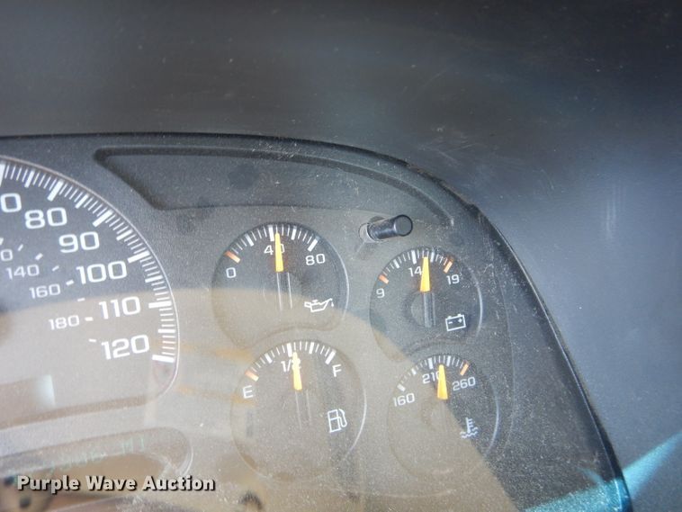 image for item DH2523 2005 Chevrolet Silverado 2500HD utility bed pickup truck