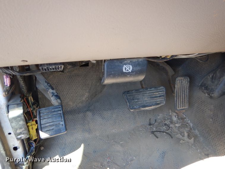 image for item DH2523 2005 Chevrolet Silverado 2500HD utility bed pickup truck