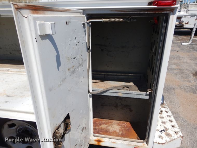 image for item DH2523 2005 Chevrolet Silverado 2500HD utility bed pickup truck