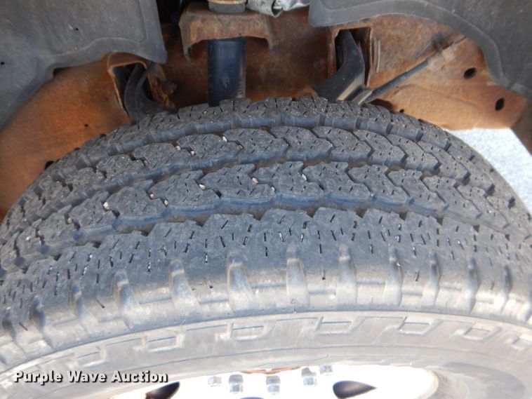 image for item DH2523 2005 Chevrolet Silverado 2500HD utility bed pickup truck