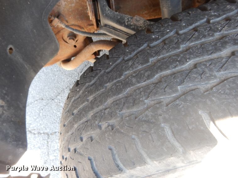 image for item DH2523 2005 Chevrolet Silverado 2500HD utility bed pickup truck