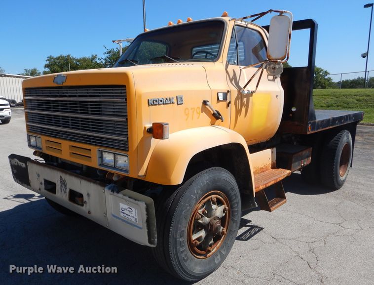 1989 Chevrolet Kodiak C70 flatbed truck in Kansas City, KS Item