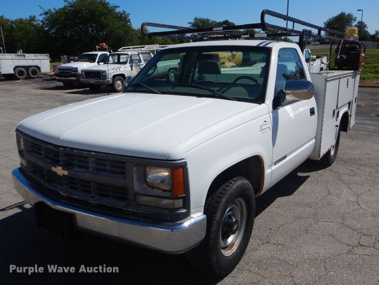 image for item DH2526 2000 Chevrolet C2500 utility bed pickup truck