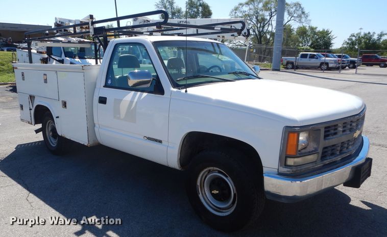 image for item DH2526 2000 Chevrolet C2500 utility bed pickup truck