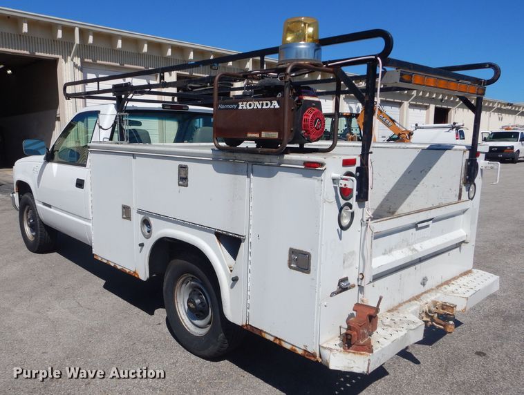 image for item DH2526 2000 Chevrolet C2500 utility bed pickup truck