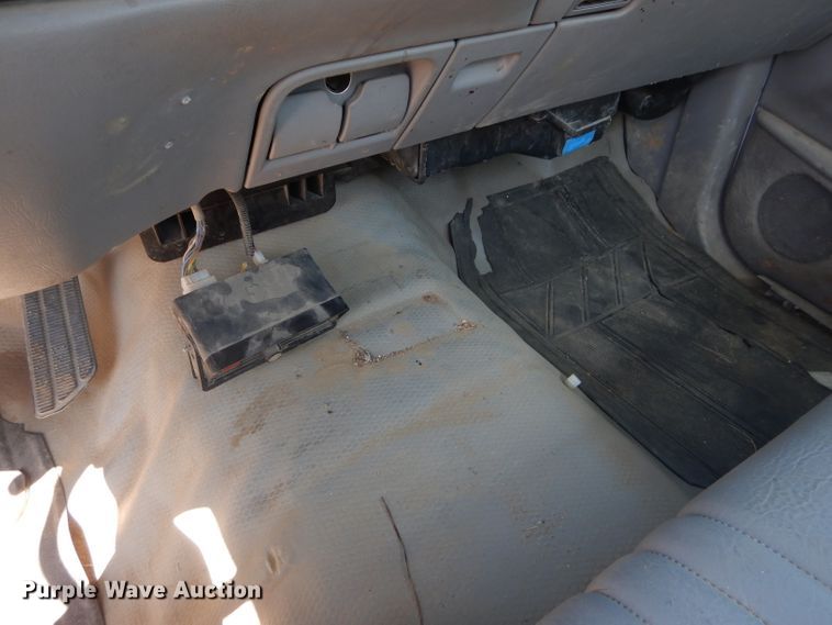 image for item DH2526 2000 Chevrolet C2500 utility bed pickup truck