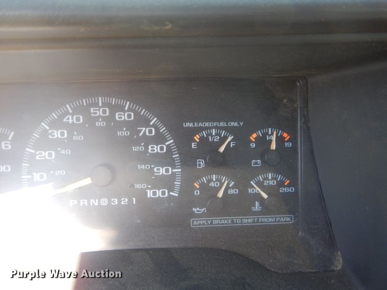 image for item DH2526 2000 Chevrolet C2500 utility bed pickup truck