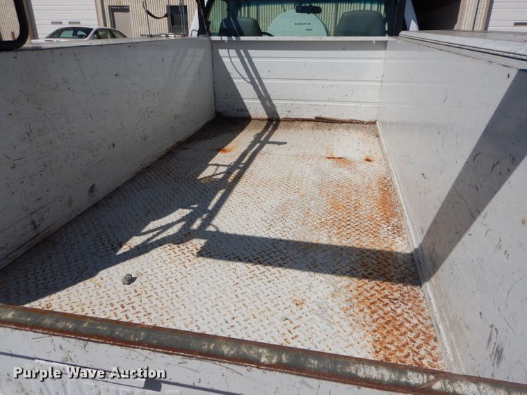 image for item DH2526 2000 Chevrolet C2500 utility bed pickup truck