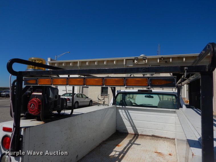 image for item DH2526 2000 Chevrolet C2500 utility bed pickup truck