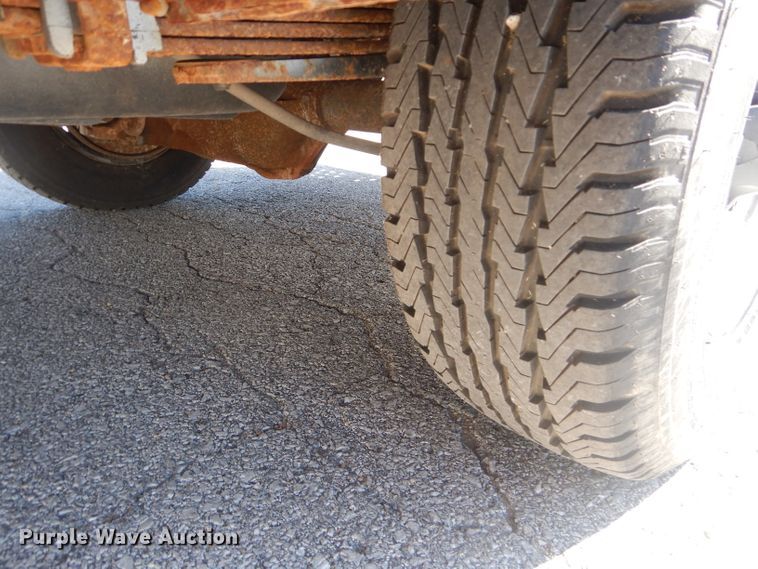 image for item DH2526 2000 Chevrolet C2500 utility bed pickup truck