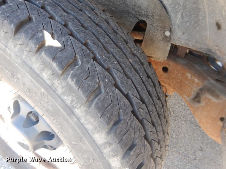 image for item DH2526 2000 Chevrolet C2500 utility bed pickup truck